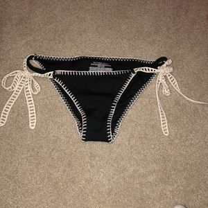 DISCONTINUED VICTORIA'S SECRET CROCHET BIKINI